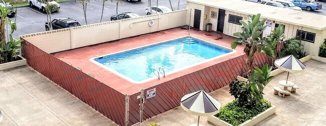 Building Photo - Salt Lake Likini West 1 Bedroom 1 Bathroom 1 Parking Condominium