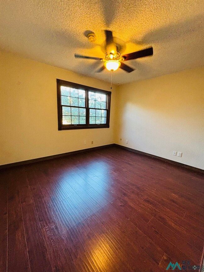 Building Photo - 1917 Colonial Pkwy