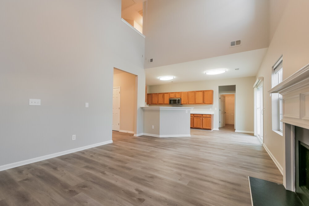 Building Photo - 298 Summit View Dr