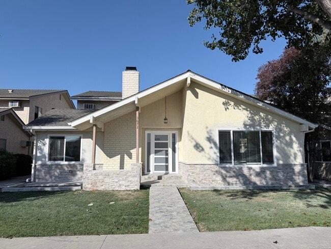 Building Photo - 3671 Howard Ave