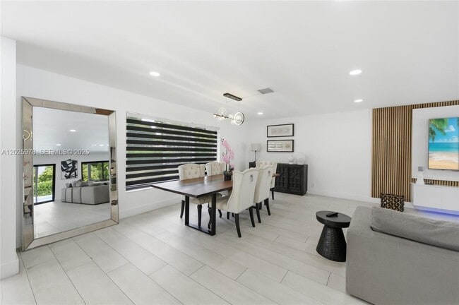 Building Photo - 9935 Ramblewood Dr