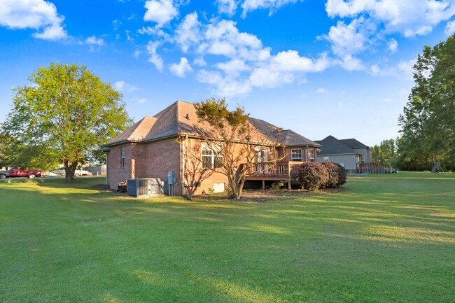 Building Photo - Spacious BRICK HOME in Goldsboro - 3 BR, 2...