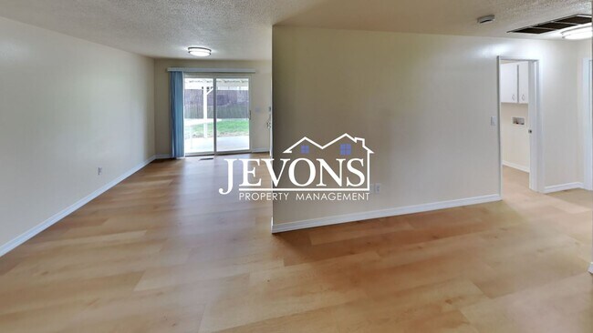 Building Photo - 404 S 81st Ave