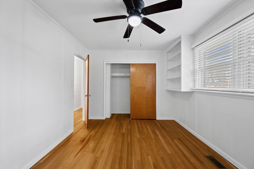 Building Photo - 2115 Ballard Pl