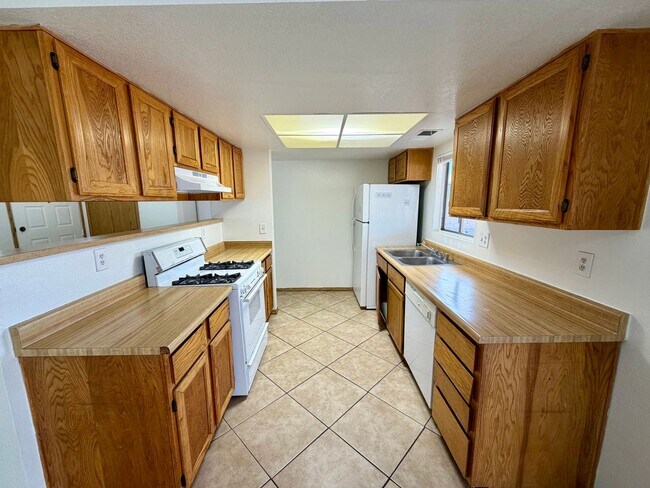 Building Photo - Single family home in Henderson