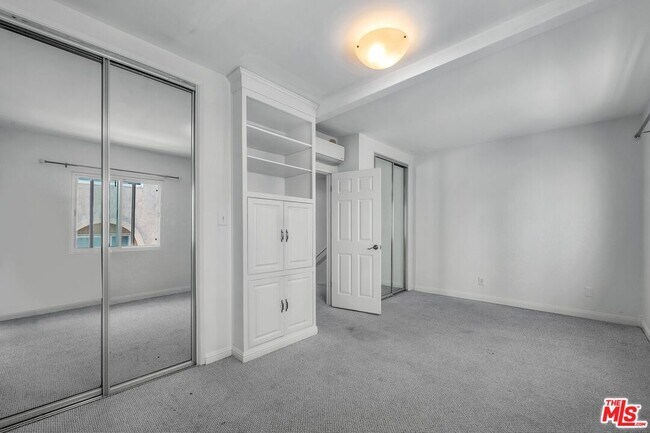 Building Photo - 8025 Redlands St
