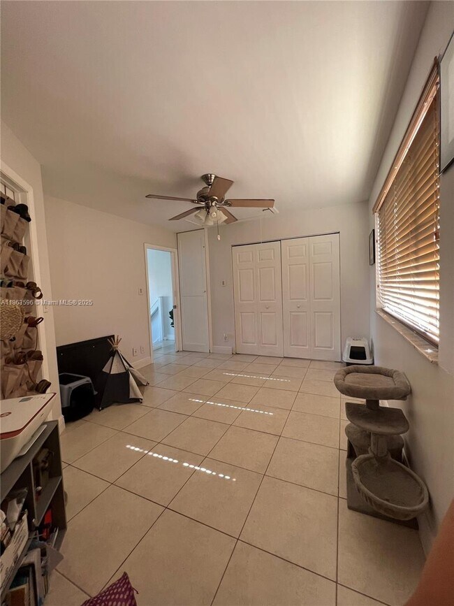 Building Photo - 15549 N Miami Lakeway