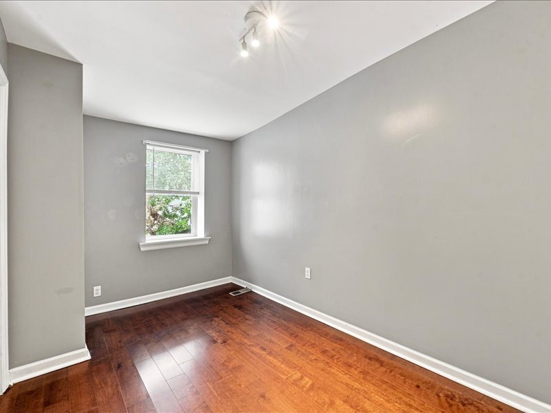 Building Photo - 521 Cantrell St
