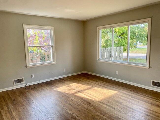 Building Photo - Cute Cape Cod in Forest Hills