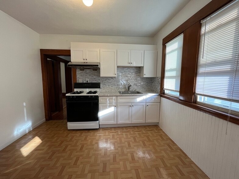 Primary Photo - 20 Indiana Ave