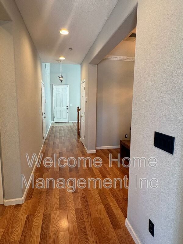 Building Photo - 6011 Daffodil Dr