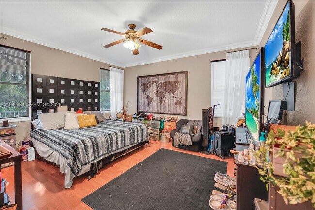 Building Photo - 19500 SW 39th Ct