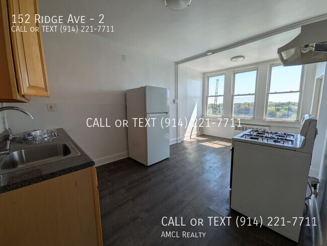 Building Photo - 152 Ridge Ave