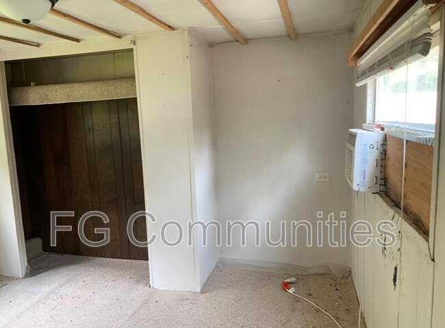 Building Photo - 8947 Salamander Rd