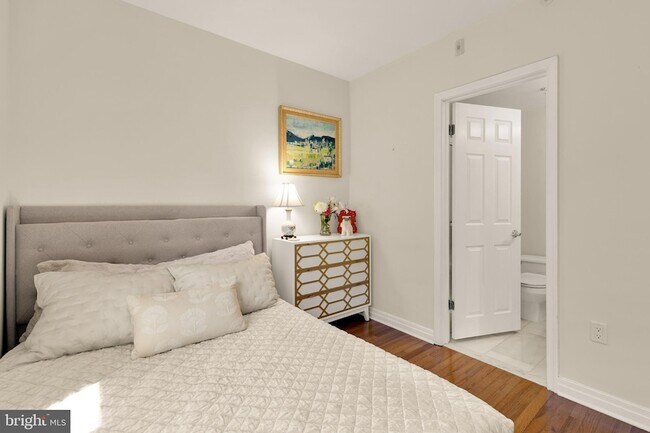 Building Photo - 2301 N Street NW Unit 606