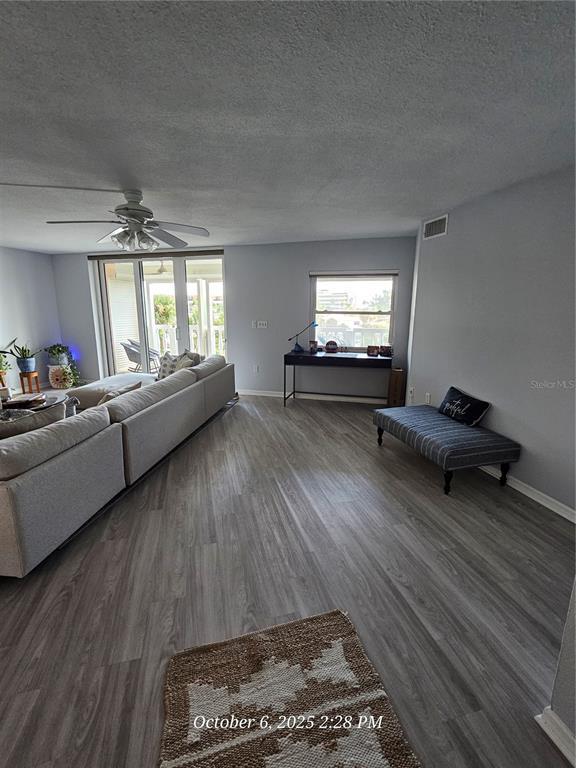 Building Photo - 6500 Sunset Way