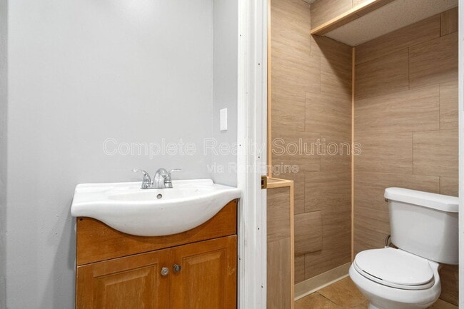 Building Photo - 5339 Vine Ave