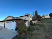 Building Photo - Cute Boise Duplex