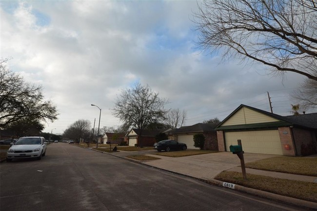 Building Photo - 2818 Chimneystone Cir