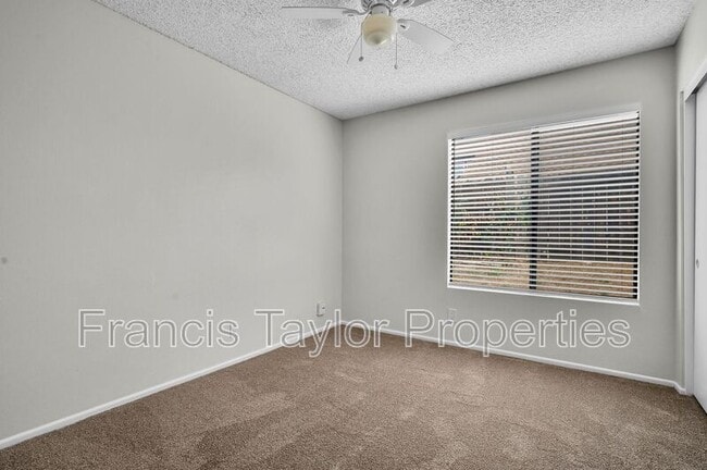 Building Photo - 929 Mulberry Dr
