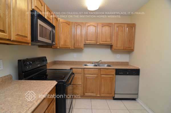 Building Photo - 912 Skyview Dr