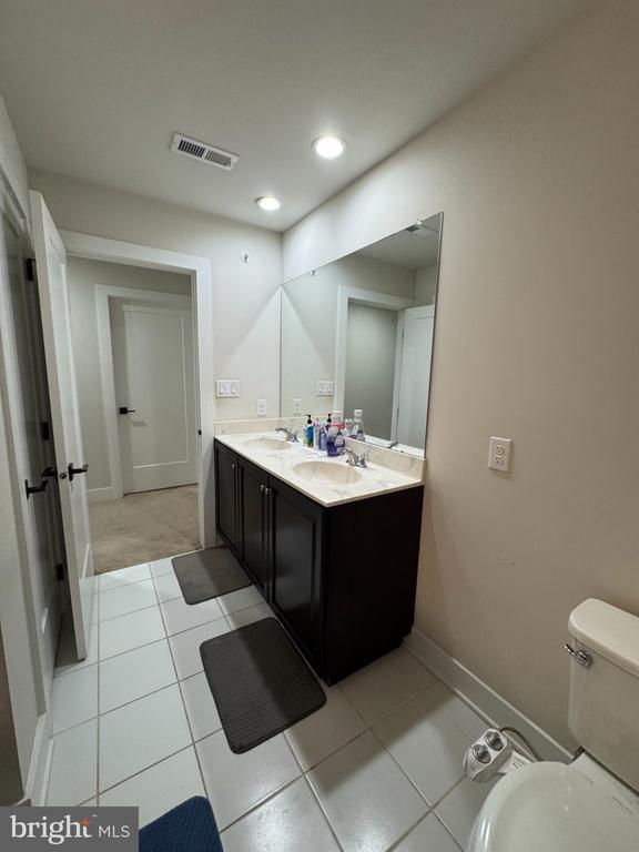 Building Photo - 213 Catalpa Ln