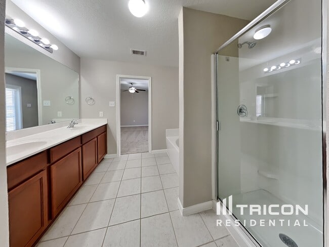 Building Photo - 717 Totem Trail Dr