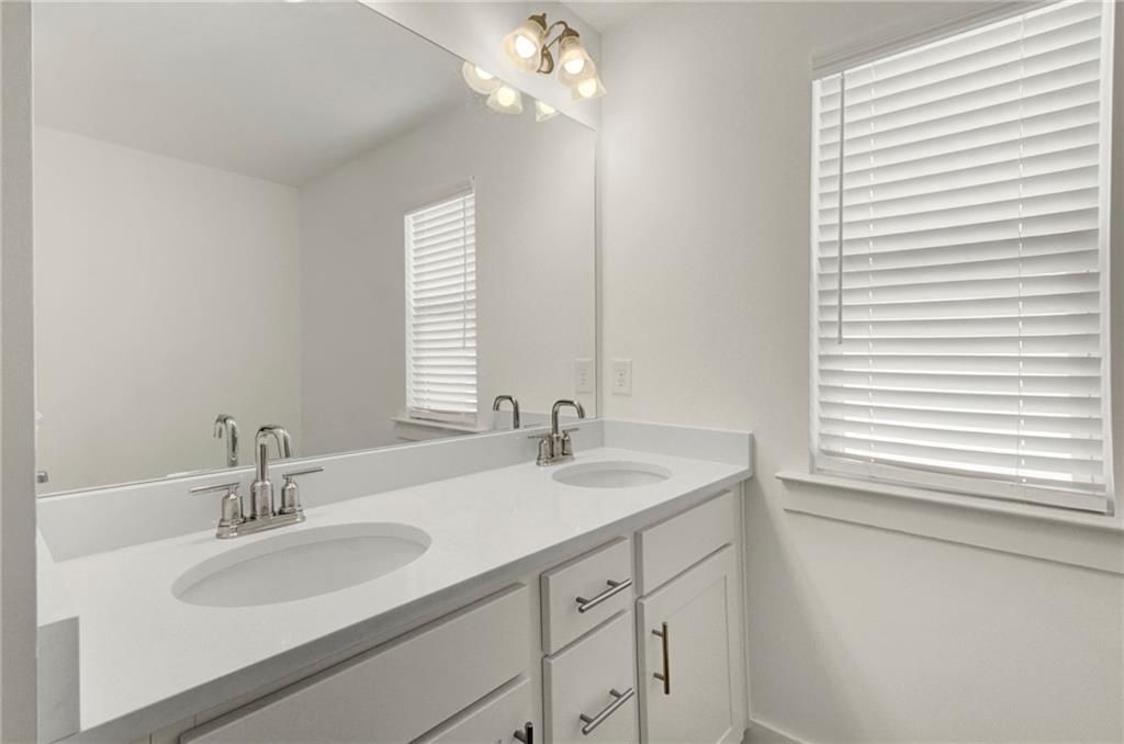 Building Photo - 1903 Plainsboro Dr