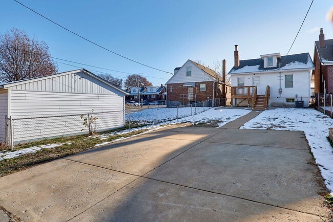 Building Photo - 6805 Morgan Ford Rd