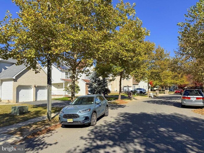 Building Photo - 27 Richards Rd