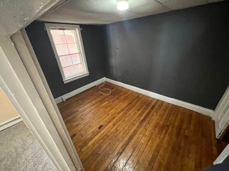 Building Photo - 9 Commercial St