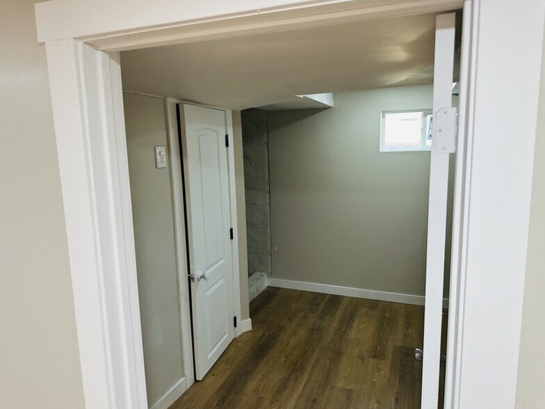 Building Photo - 19 E 1300 S