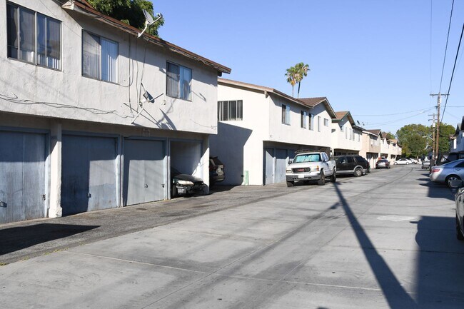 Building Photo - Valencia (994)