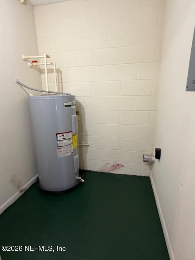 Building Photo - 5627 Pinebay Cir S