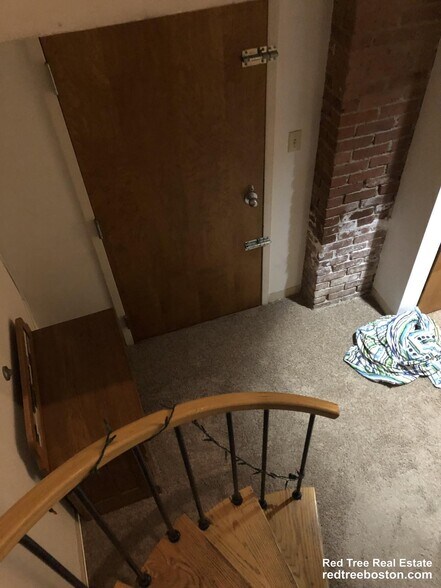 Building Photo - 103 Gainsborough St