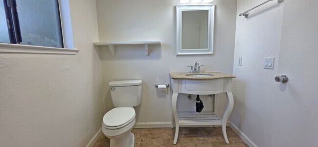 Building Photo - 7862 Hampton Ln