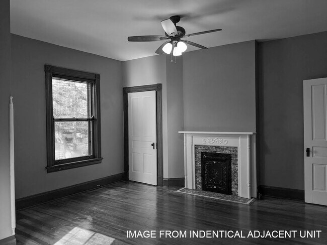 Building Photo - 2219 Scott St