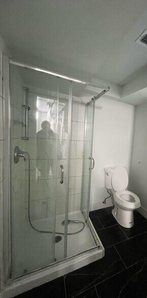 Building Photo - 2325 W Rice St