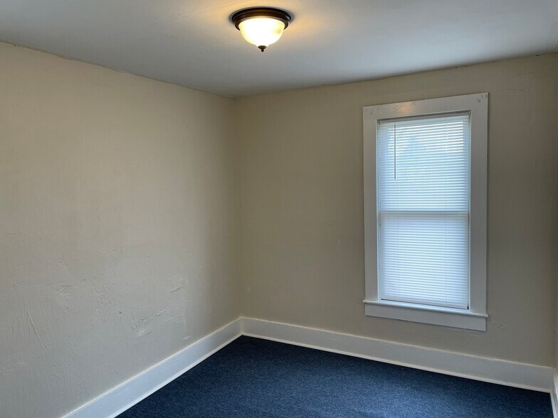Building Photo - 109 N 13th St