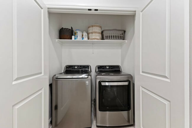 Building Photo - 5723 Synergy Ct