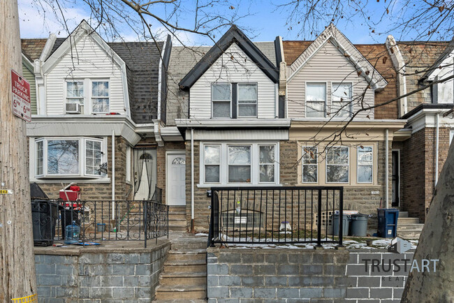 Building Photo - 3 bedroom house in West Oak Lane Philadelp...