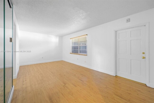 Building Photo - 415 NE 2nd St