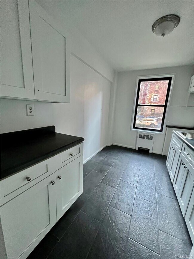 Building Photo - 4 Windsor Terrace