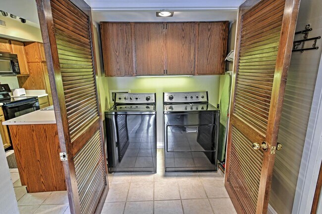 Building Photo - 600 NW 4th St