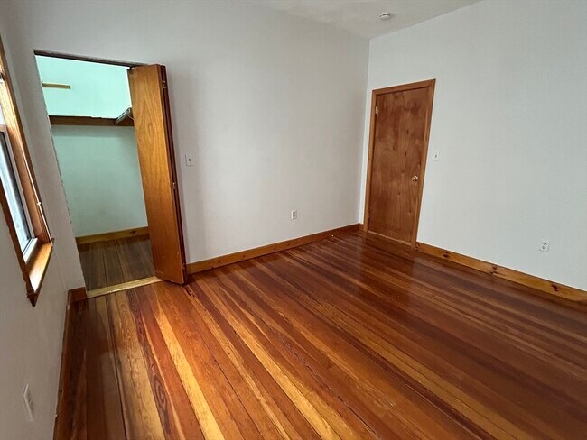 Building Photo - 9 Starbird St