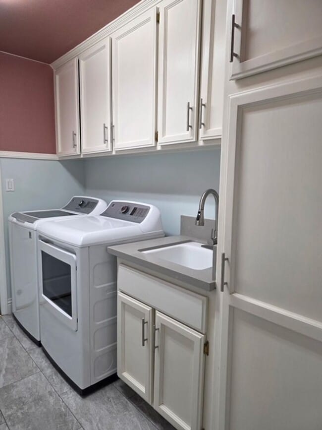 Building Photo - 8309 Waterfield Dr