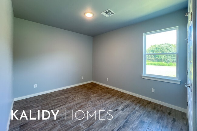 Building Photo - 214 Olde Ml Ct