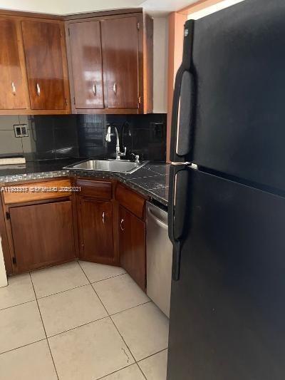 Building Photo - 1430 Brickell Bay Dr