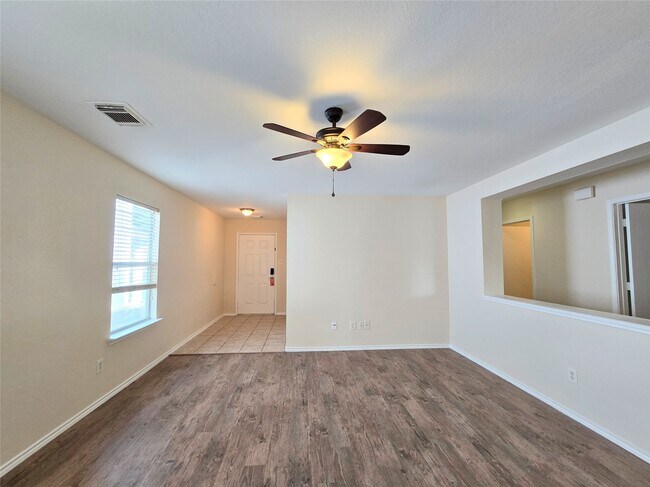 Building Photo - 29527 Evergreen Hills Dr