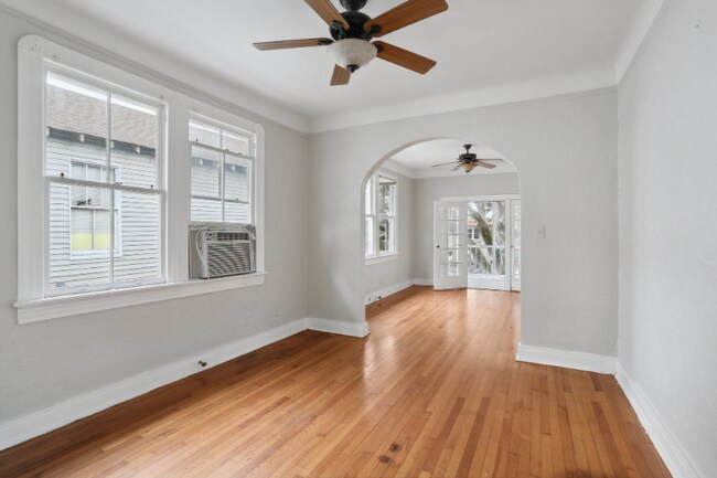 Building Photo - 3400 Louisiana Ave Pkwy